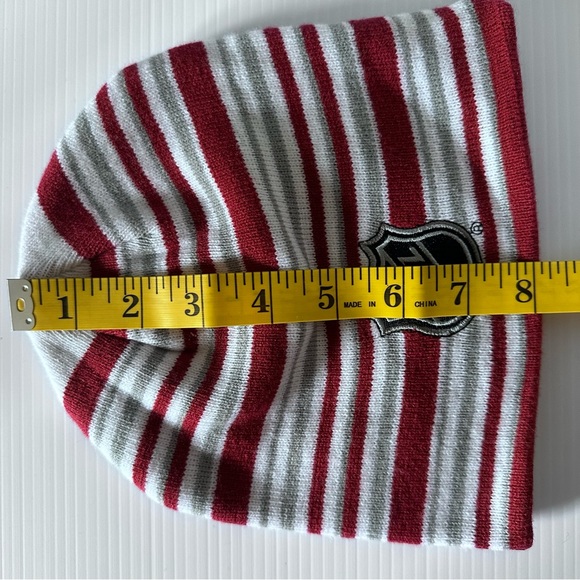 NHL Winter Beanie‎ Skull Hat Knitted Double Layer  Striped Like New - Picture 5 of 5